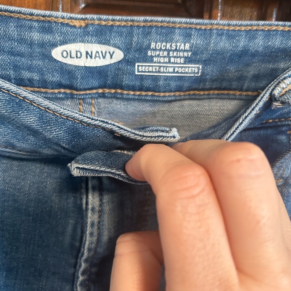 Old navy rockstar super skinny high rise jeans - Picture 6 of 6